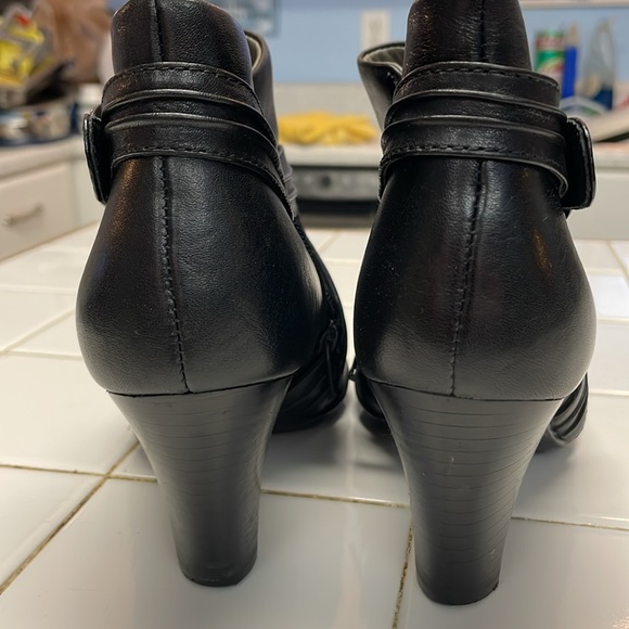 Leather born boots size 6 - Picture 3 of 6